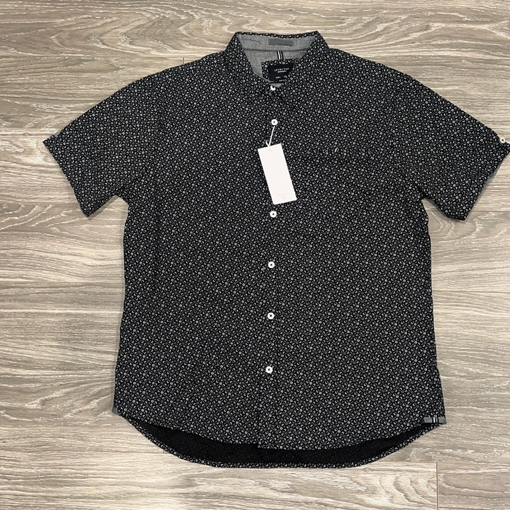 Level ten short sleeve button down shirt. Size L. NWT